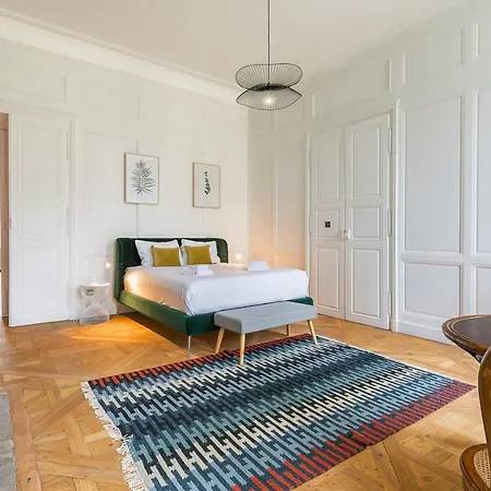 L'historique Au Coeur De *