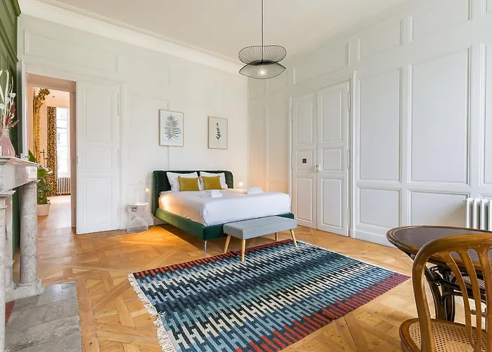 L'historique Au Coeur De *